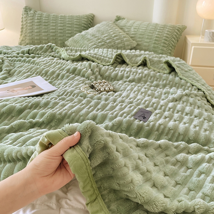 91家纺网 家纺一手货源 找家纺 楼兰公主 2025新款竹节绒毛毯 抹茶绿