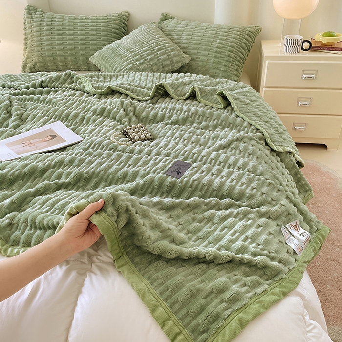 91家纺网 家纺一手货源 找家纺 楼兰公主 2025新款竹节绒毛毯 抹茶绿