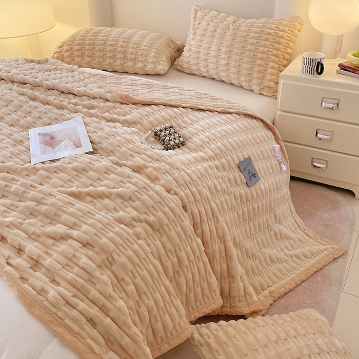 91家纺网 家纺一手货源 找家纺 楼兰公主 2025新款竹节绒毛毯 奶油咖