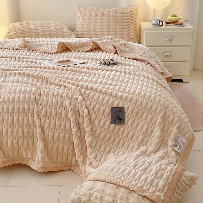 91家纺网 家纺一手货源 找家纺 楼兰公主 2025新款竹节绒毛毯 奶油咖