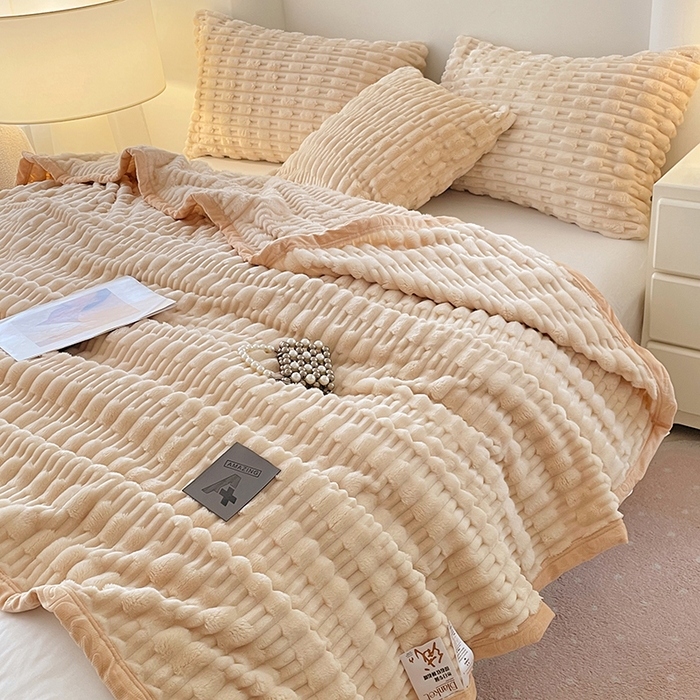 91家纺网 家纺一手货源 找家纺 楼兰公主 2025新款竹节绒毛毯 奶油咖