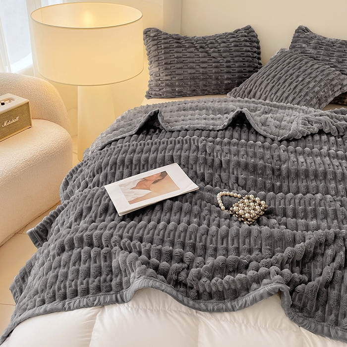 91家纺网 家纺一手货源 找家纺 楼兰公主 2025新款竹节绒毛毯 深灰色