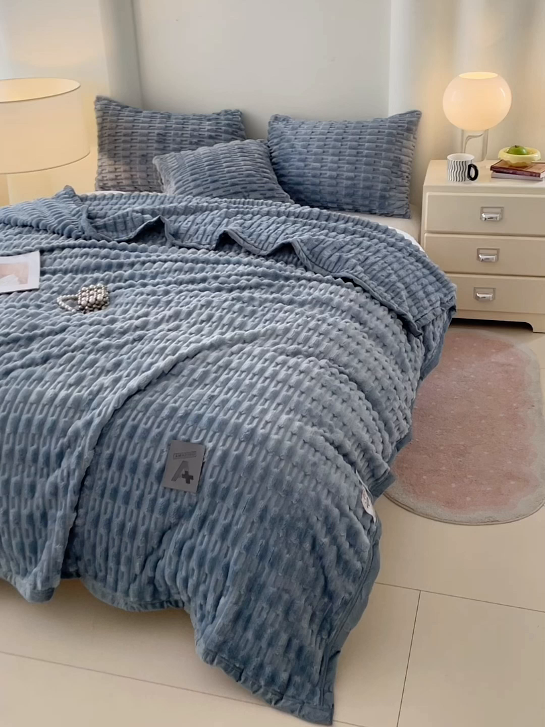 91家纺网 家纺一手货源 找家纺 楼兰公主 2025新款竹节绒毛毯 烟雾蓝