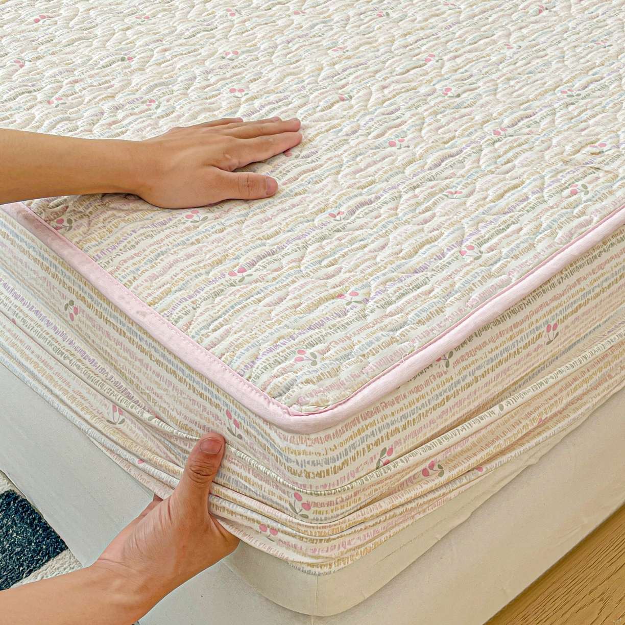 91家纺网 家纺一手货源 找家纺 纽缦家纺 2025春夏新款夹棉床笠单床笠 甜樱恋曲