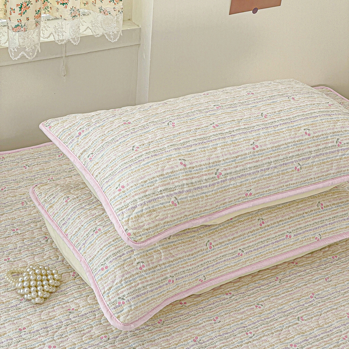 91家纺网 家纺一手货源 找家纺 纽缦家纺 2025春夏新款夹棉床笠单床笠 甜樱恋曲