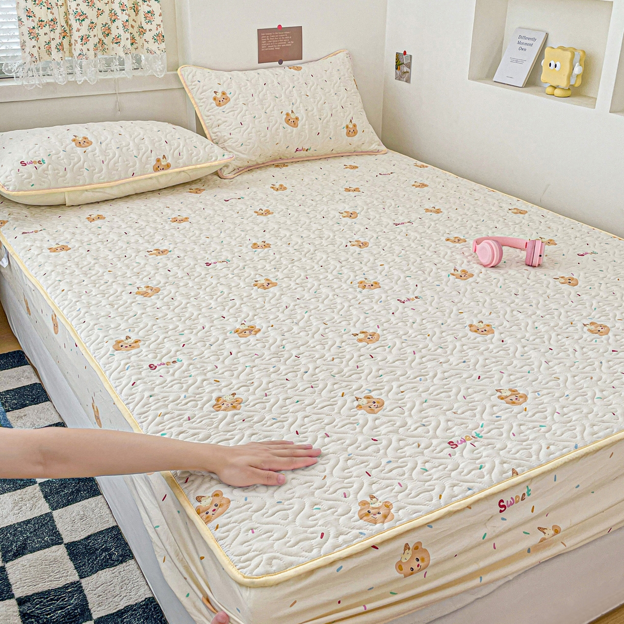 91家纺网 家纺一手货源 找家纺 纽缦家纺 2025春夏新款夹棉床笠单床笠 小熊冰淇淋