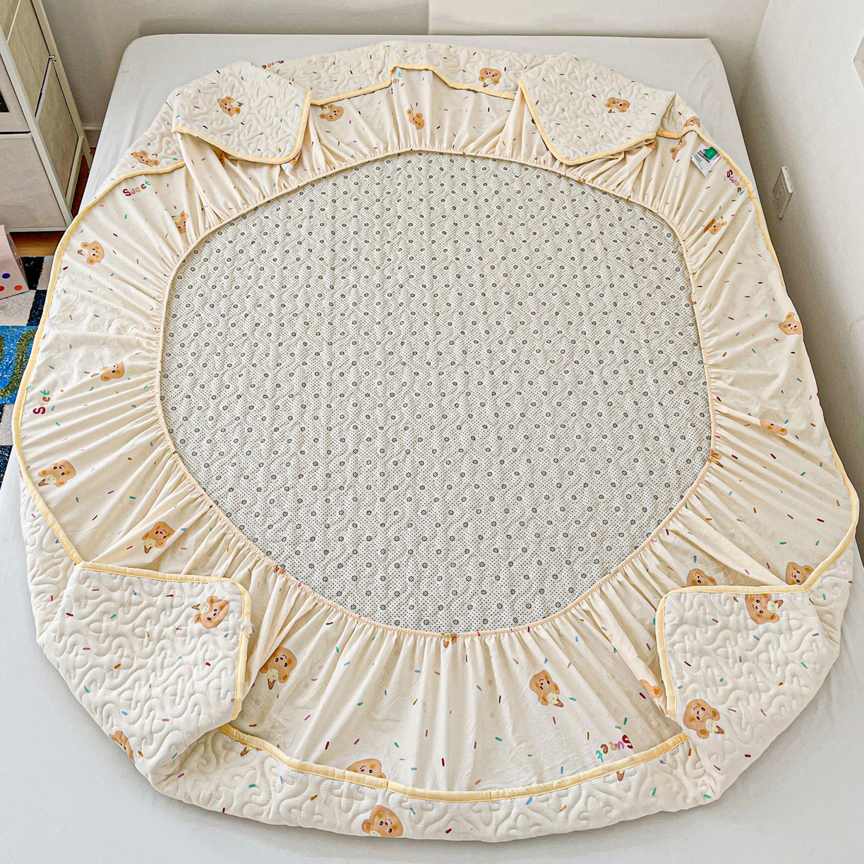 91家纺网 家纺一手货源 找家纺 纽缦家纺 2025春夏新款夹棉床笠单床笠 小熊冰淇淋