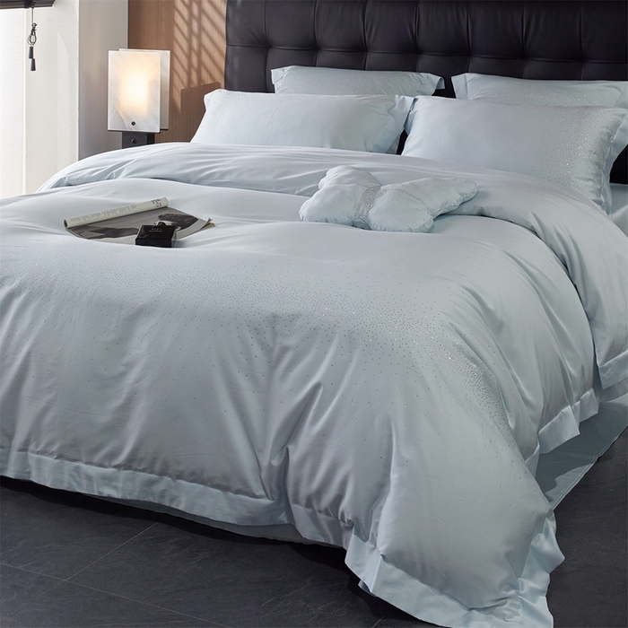 91家纺网 家纺一手货源 找家纺 鼎飞2025新款长绒棉烫钻四件套 皇家梦境-水雾蓝