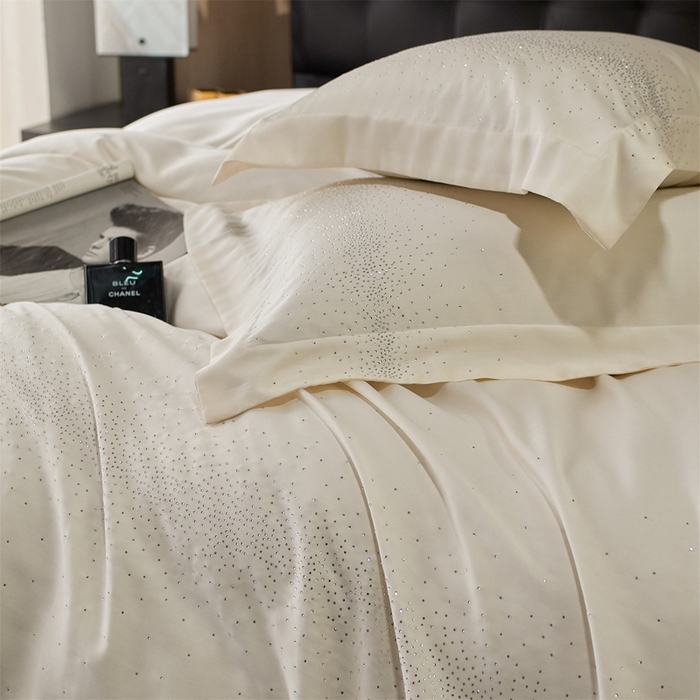 91家纺网 家纺一手货源 找家纺 鼎飞2025新款长绒棉烫钻四件套 皇家梦境-象牙米