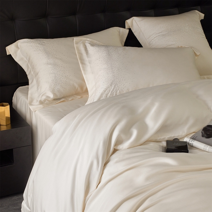 91家纺网 家纺一手货源 找家纺 鼎飞2025新款长绒棉烫钻四件套 皇家梦境-象牙米