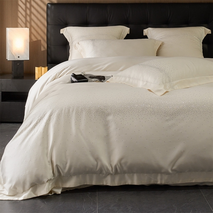 91家纺网 家纺一手货源 找家纺 鼎飞2025新款长绒棉烫钻四件套 皇家梦境-象牙米