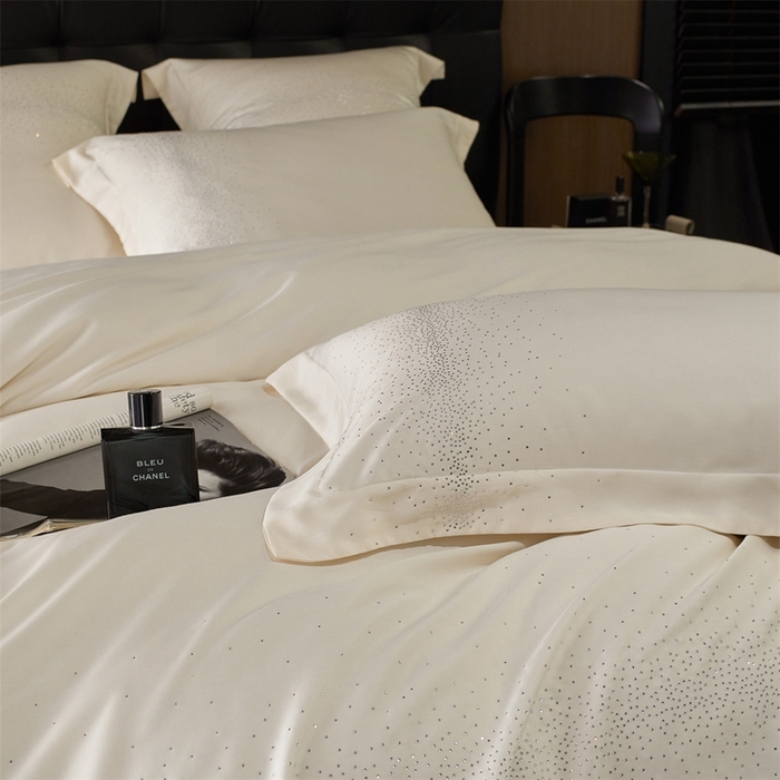 91家纺网 家纺一手货源 找家纺 鼎飞2025新款长绒棉烫钻四件套 皇家梦境-象牙米