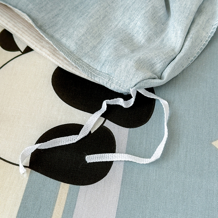 91家纺网 家纺一手货源 找家纺 拾物记 2025新款A类棉学生印花三件套 调皮熊猫