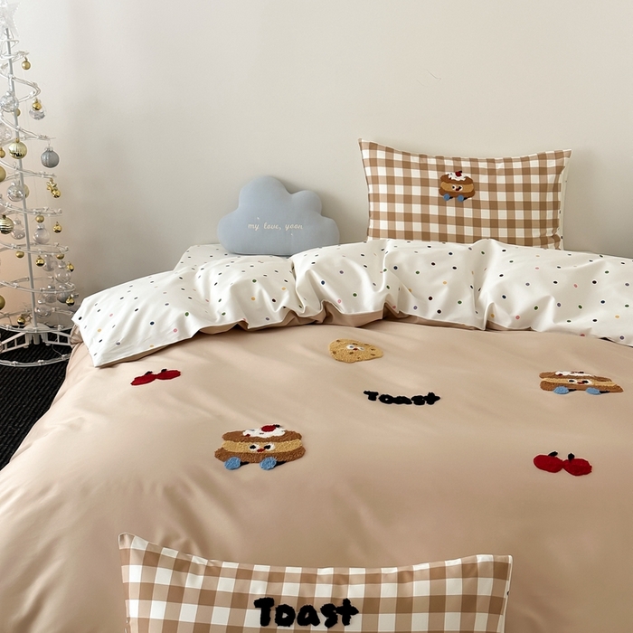 91家纺网 家纺一手货源 找家纺 时光里2025新款100S卡通风贡缎毛巾绣四件套-第一波 蛋糕先生