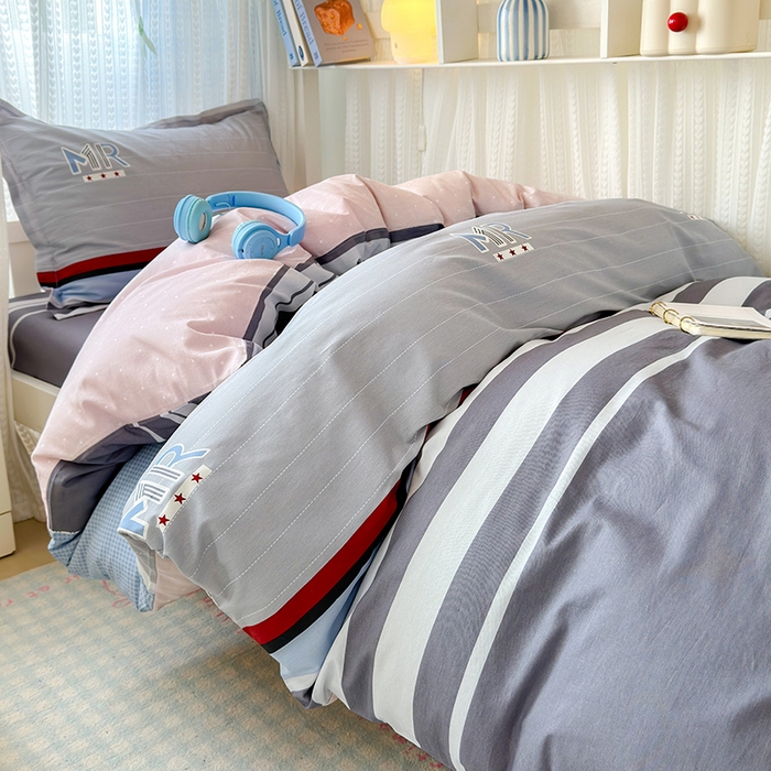 91家纺网 家纺一手货源 找家纺 拾物记 2025新款A类棉学生印花三件套 凡克