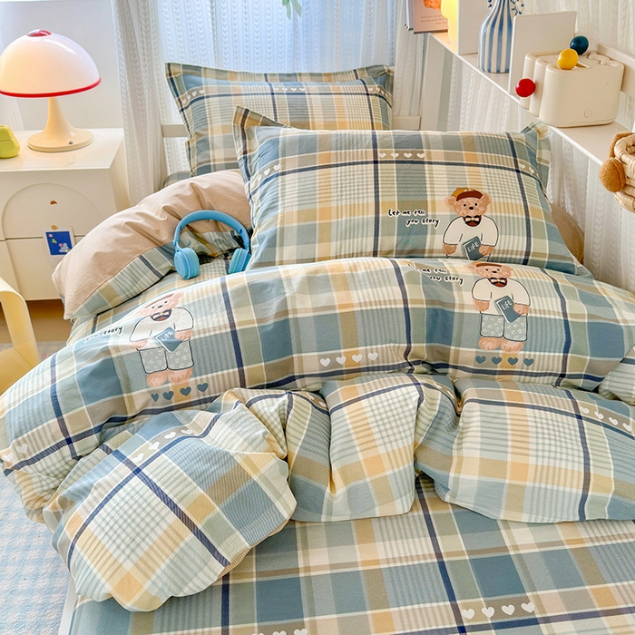 91家纺网 家纺一手货源 找家纺 拾物记 2025新款A类棉学生印花三件套 欢乐熊宝