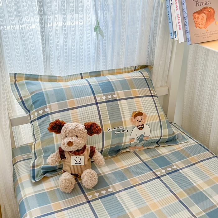 91家纺网 家纺一手货源 找家纺 拾物记 2025新款A类棉学生印花三件套 欢乐熊宝