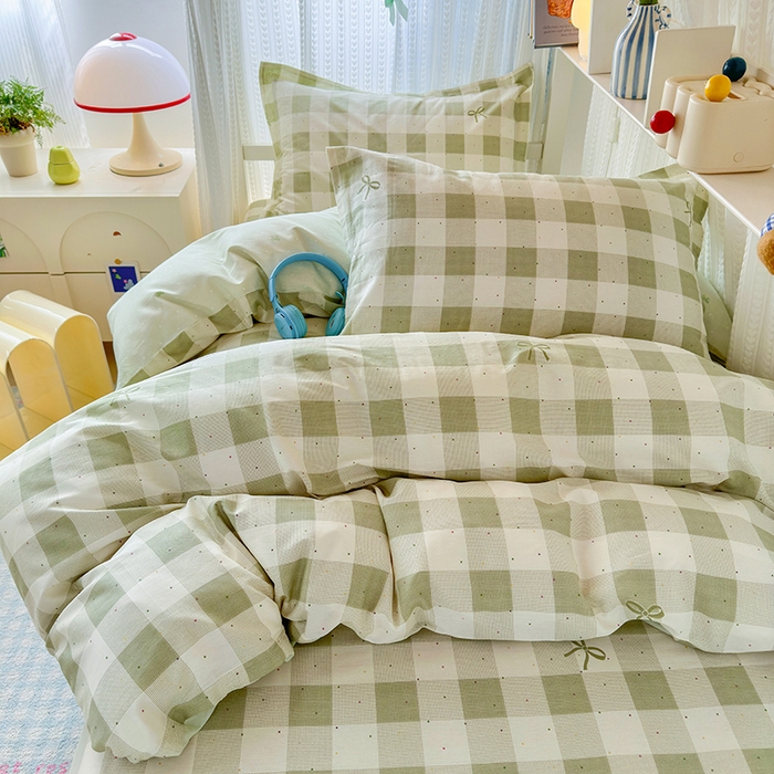 91家纺网 家纺一手货源 找家纺 拾物记 2025新款A类棉学生印花三件套 芥绿蝴蝶结