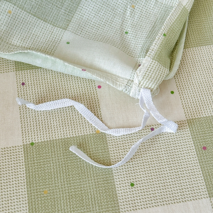 91家纺网 家纺一手货源 找家纺 拾物记 2025新款A类棉学生印花三件套 芥绿蝴蝶结