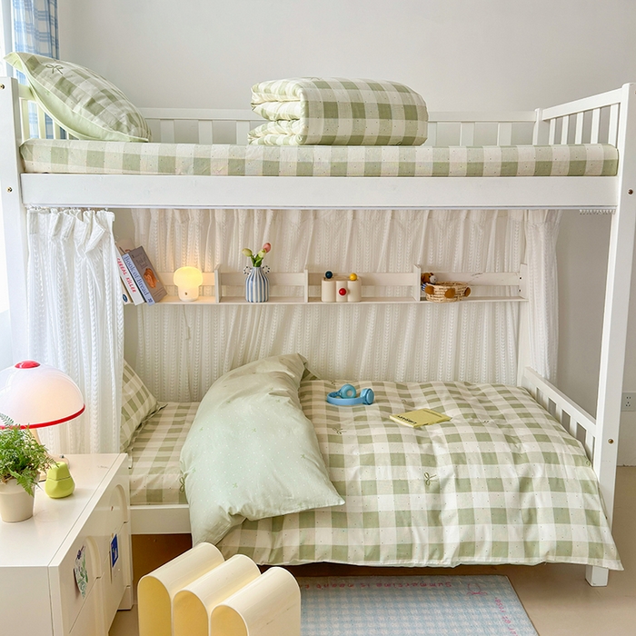 91家纺网 家纺一手货源 找家纺 拾物记 2025新款A类棉学生印花三件套 芥绿蝴蝶结