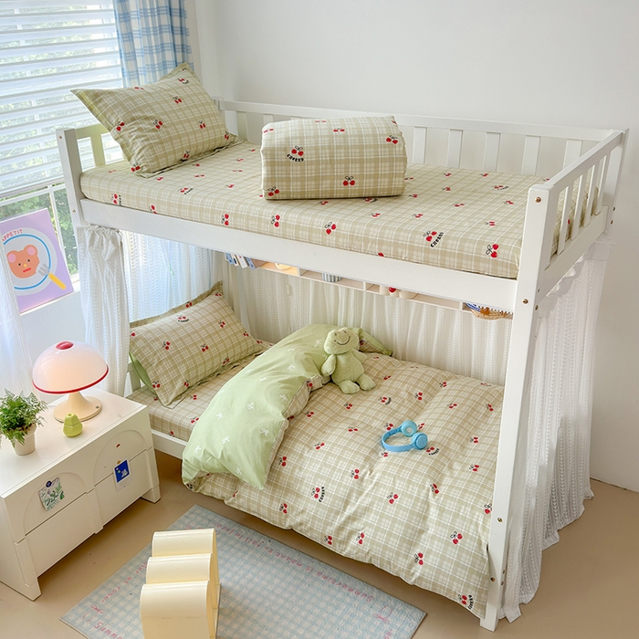 91家纺网 家纺一手货源 找家纺 拾物记 2025新款A类棉学生印花三件套 恋樱