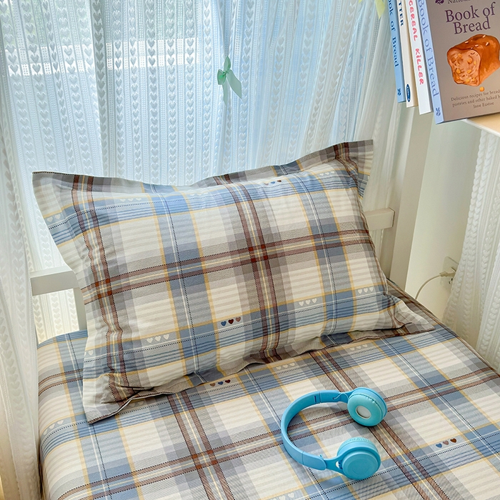 91家纺网 家纺一手货源 找家纺 拾物记 2025新款A类棉学生印花三件套 魅彩格