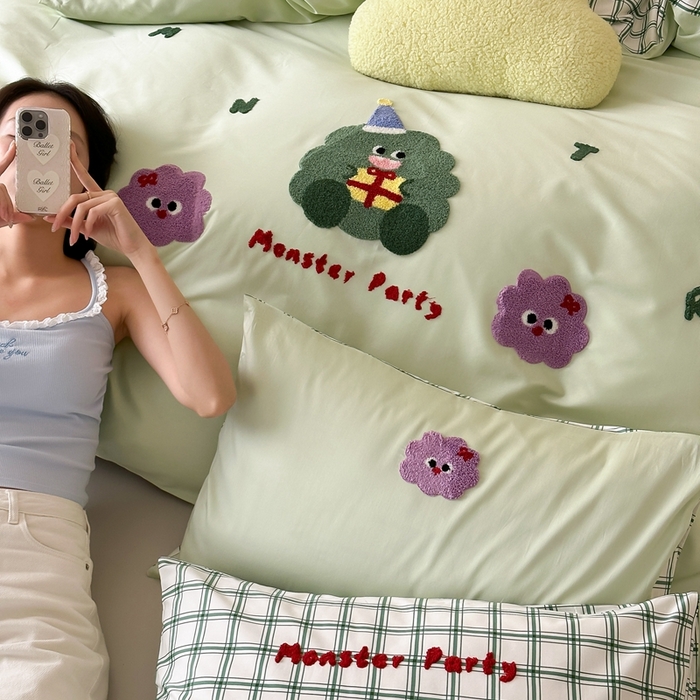 91家纺网 家纺一手货源 找家纺 （总）时光里2025新款100S卡通风贡缎毛巾绣四件套-第二波