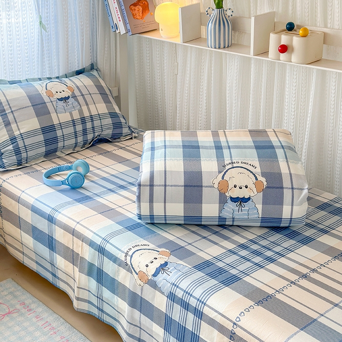 91家纺网 家纺一手货源 找家纺 拾物记 2025新款A类棉学生印花三件套 萌萌西高地