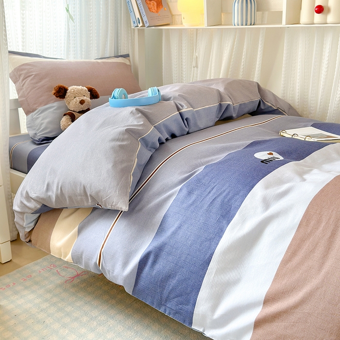 91家纺网 家纺一手货源 找家纺 拾物记 2025新款A类棉学生印花三件套 时尚慕斯