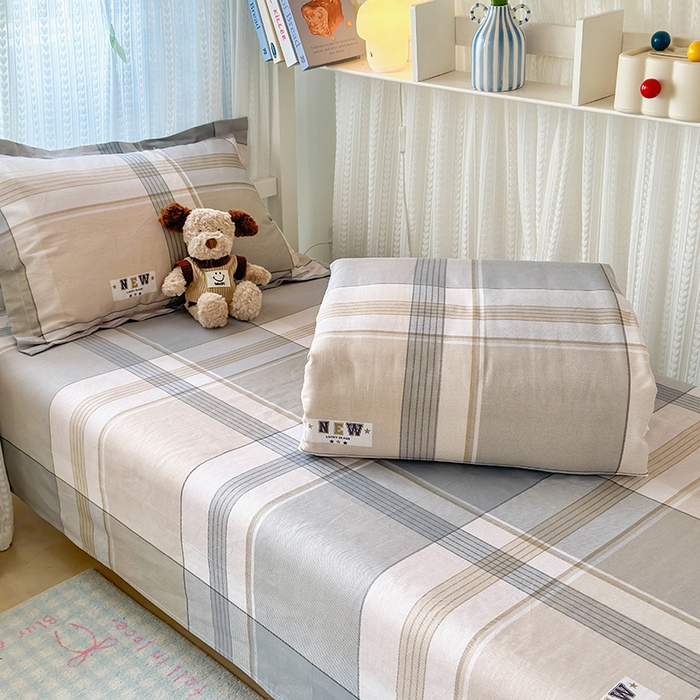 91家纺网 家纺一手货源 找家纺 拾物记 2025新款A类棉学生印花三件套 时尚之都