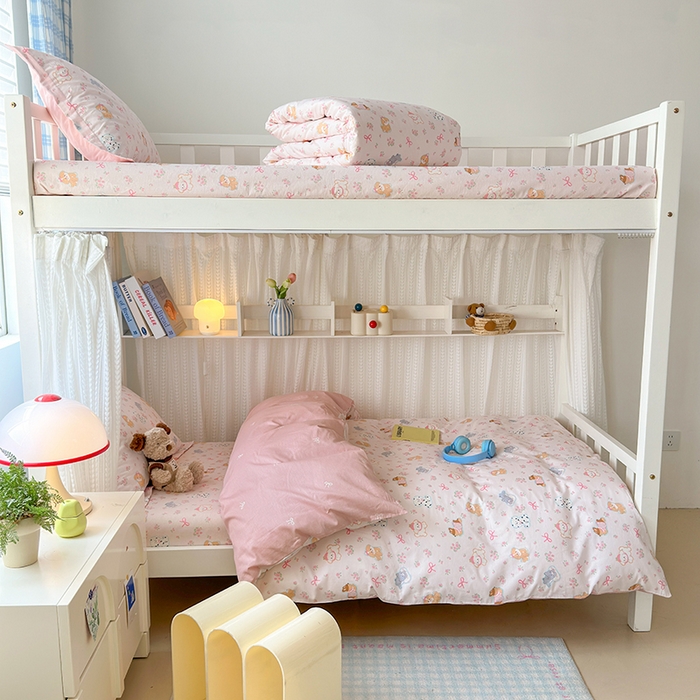 91家纺网 家纺一手货源 找家纺 拾物记 2025新款A类棉学生印花三件套 碎花狗狗