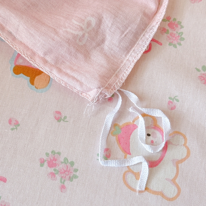 91家纺网 家纺一手货源 找家纺 拾物记 2025新款A类棉学生印花三件套 碎花狗狗