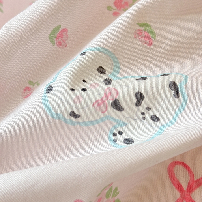 91家纺网 家纺一手货源 找家纺 拾物记 2025新款A类棉学生印花三件套 碎花狗狗