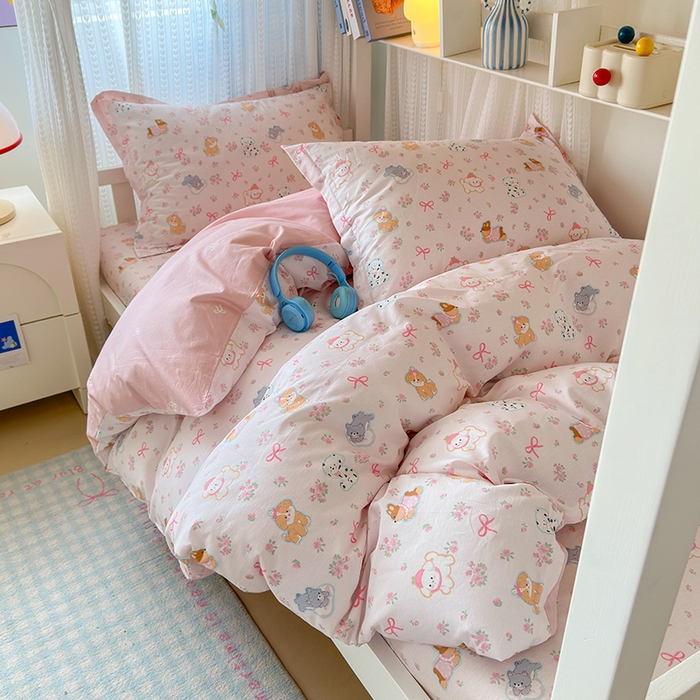 91家纺网 家纺一手货源 找家纺 拾物记 2025新款A类棉学生印花三件套 碎花狗狗