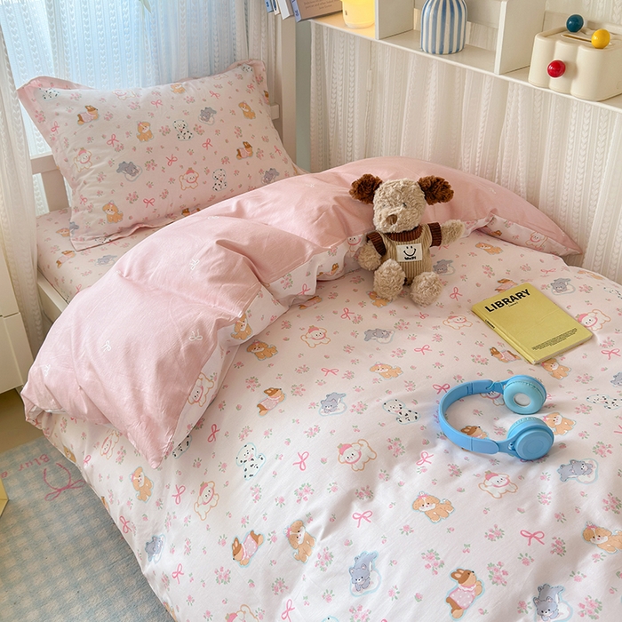 91家纺网 家纺一手货源 找家纺 拾物记 2025新款A类棉学生印花三件套 碎花狗狗