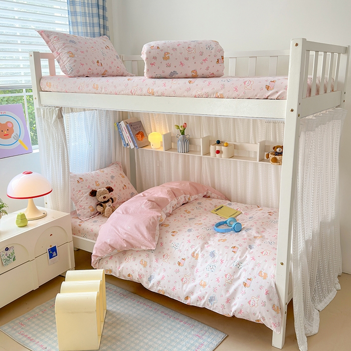 91家纺网 家纺一手货源 找家纺 拾物记 2025新款A类棉学生印花三件套 碎花狗狗