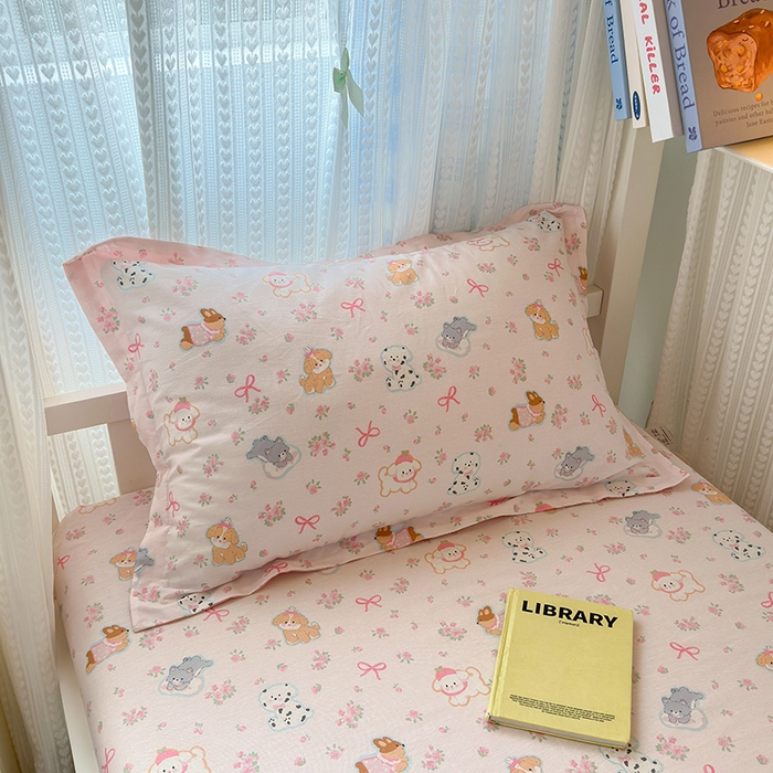 91家纺网 家纺一手货源 找家纺 拾物记 2025新款A类棉学生印花三件套 碎花狗狗