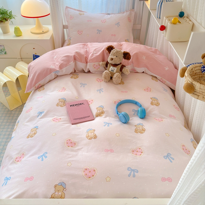 91家纺网 家纺一手货源 找家纺 拾物记 2025新款A类棉学生印花三件套 甜心宝贝