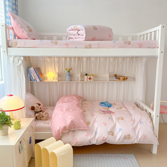 91家纺网 家纺一手货源 找家纺 拾物记 2025新款A类棉学生印花三件套 甜心宝贝