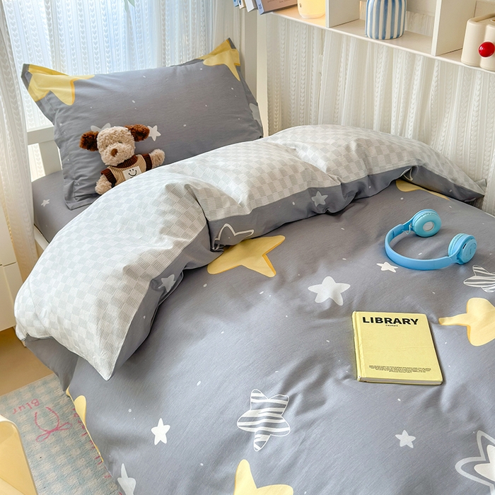 91家纺网 家纺一手货源 找家纺 拾物记 2025新款A类棉学生印花三件套 万里星辰