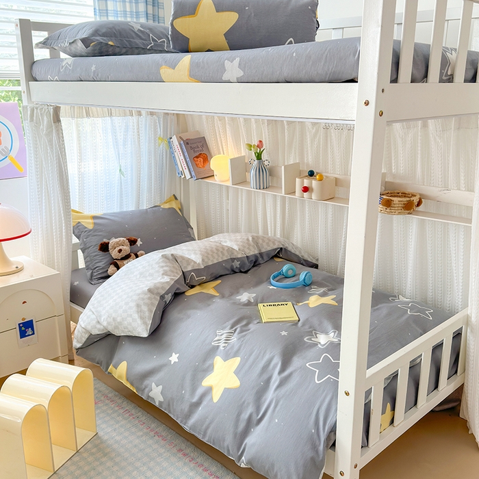 91家纺网 家纺一手货源 找家纺 拾物记 2025新款A类棉学生印花三件套 万里星辰