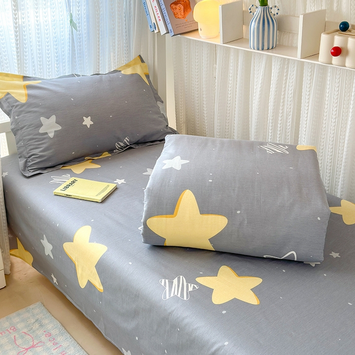 91家纺网 家纺一手货源 找家纺 拾物记 2025新款A类棉学生印花三件套 万里星辰