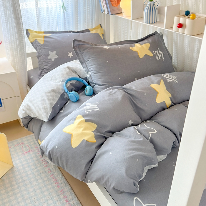 91家纺网 家纺一手货源 找家纺 拾物记 2025新款A类棉学生印花三件套 万里星辰