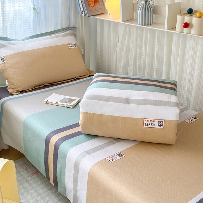 91家纺网 家纺一手货源 找家纺 拾物记 2025新款A类棉学生印花三件套 西利亚-绿