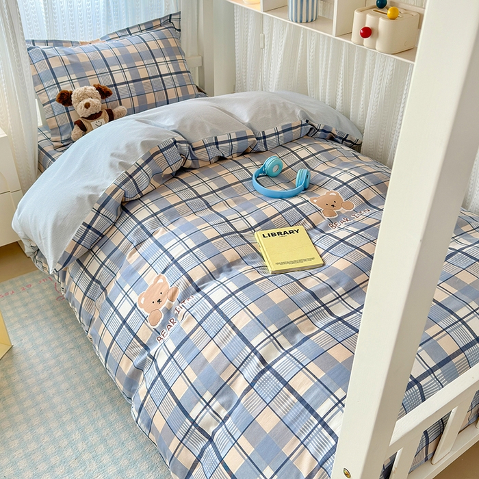 拾物记 2025新款A类棉学生印花三件套 学院格小熊