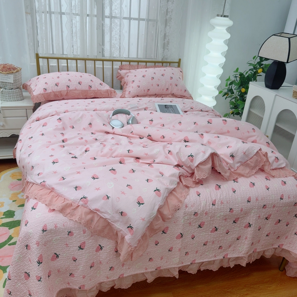 91家纺网 家纺一手货源 找家纺 暖居 2025春夏款高温砂洗棉花床盖三件套被套四件套同款纯棉夏被空调被四季  草莓公主