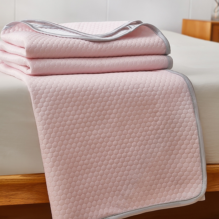 91家纺网 家纺一手货源 找家纺 希廷顿2025新款凉感丝冰豆豆凉席两件套三件套 粉色