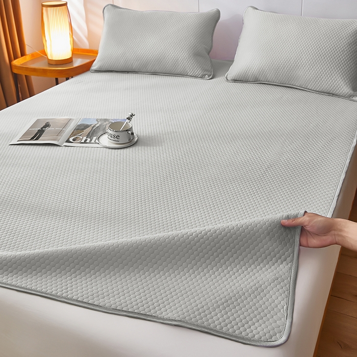 91家纺网 家纺一手货源 找家纺 希廷顿2025新款凉感丝冰豆豆凉席两件套三件套 灰色