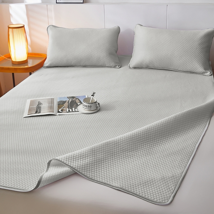 91家纺网 家纺一手货源 找家纺 希廷顿2025新款凉感丝冰豆豆凉席两件套三件套 灰色