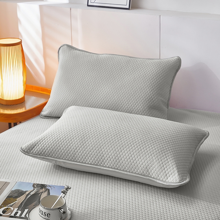 91家纺网 家纺一手货源 找家纺 希廷顿2025新款凉感丝冰豆豆凉席两件套三件套 灰色